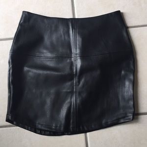 Lulu's Black Midi Skirt